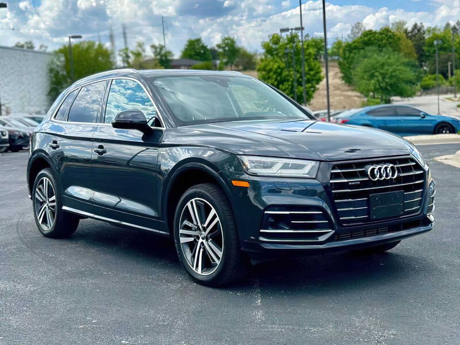 Audi Q5 e quattro Premium Plus 55 TFSI      2020
