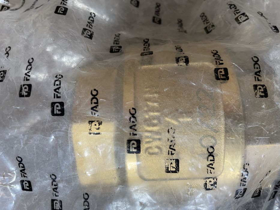 Подам зворотній клапан Fado