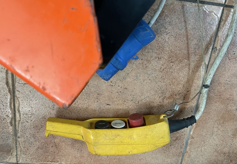 Guincho para transporte e elevação de cargas