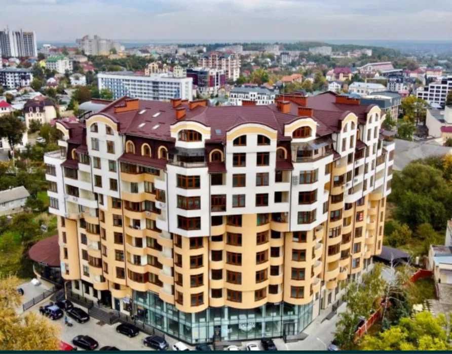 2-кімнатна квартира біля бювету, паркінг, Роксолани 16.  Є відео.