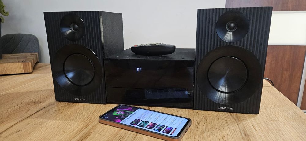 Mini wieża Samsung z bluetooth pilotem MM J320