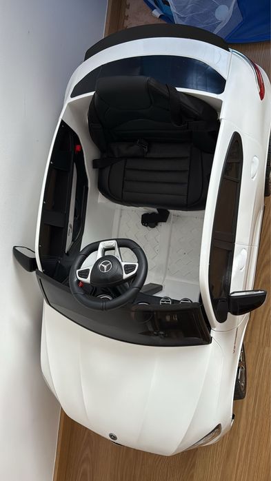 Carrro mercedes para criança