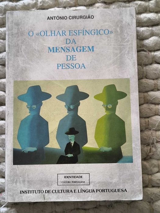 O "Olhar esfíngico" da Mensagem de Pessoa
António Cirurgião