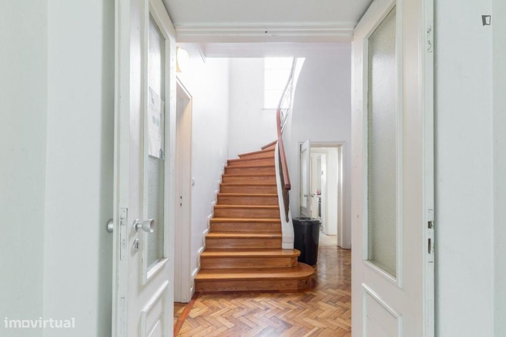 Quarto - localizado em Paranhos Porto