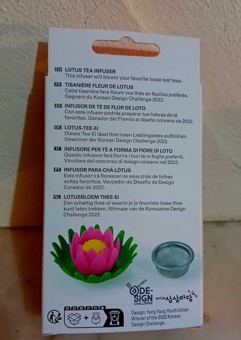 Infusor de Chá Kikkerland Flor de Lótus