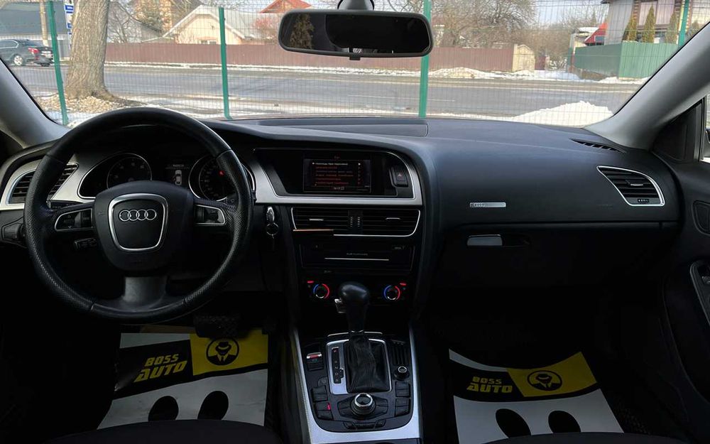 Audi A5     2011