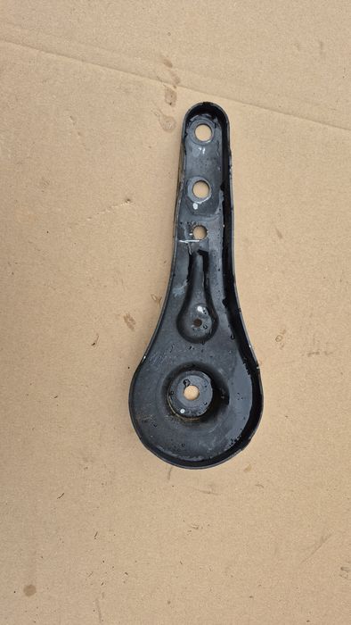 Łapa mocowanie tylnej belki BMW F20.6792554-02