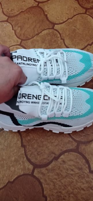 Buty sportowe damskie 38-24 cm