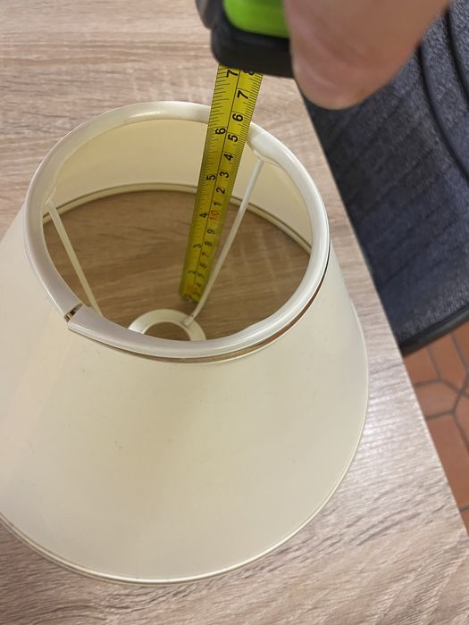 Abajour bege e dourado