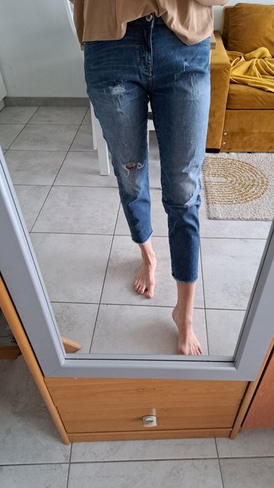 Jeansy damskie Gaudi Jeans fit z przetarciami rozmiar 27