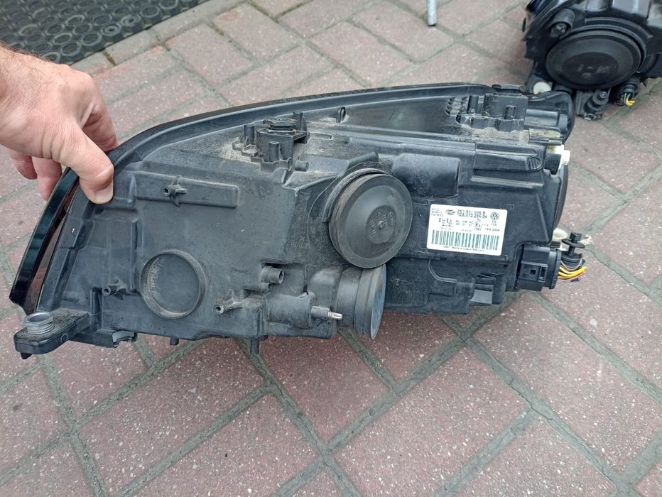 Lampy przednie kompletne VW Caddy 2K5