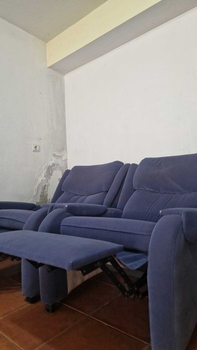 2 poltronas/cadeiras reclináveis estofadas
