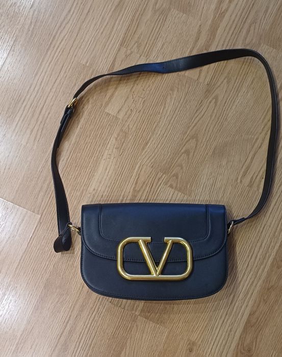 Сумка valentino.