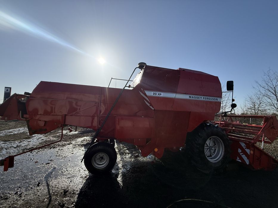 Зернозбиральний комбайн Massey Ferguson 20XP