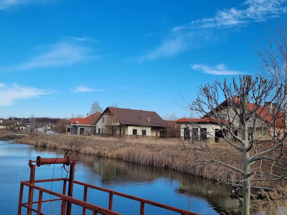 Продам 2 єт.дом 415 кв.м. в с.Севериновка, КГ Севериновка