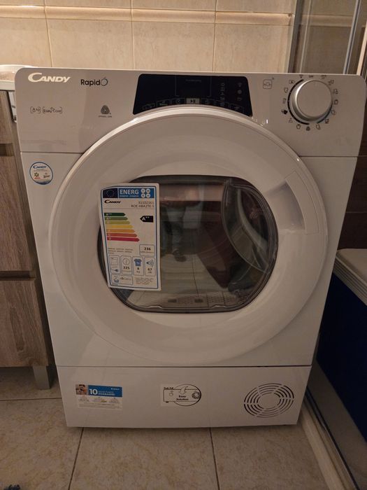 Máquina de Secar Roupa Candy 8kg com bomba de calor nova.