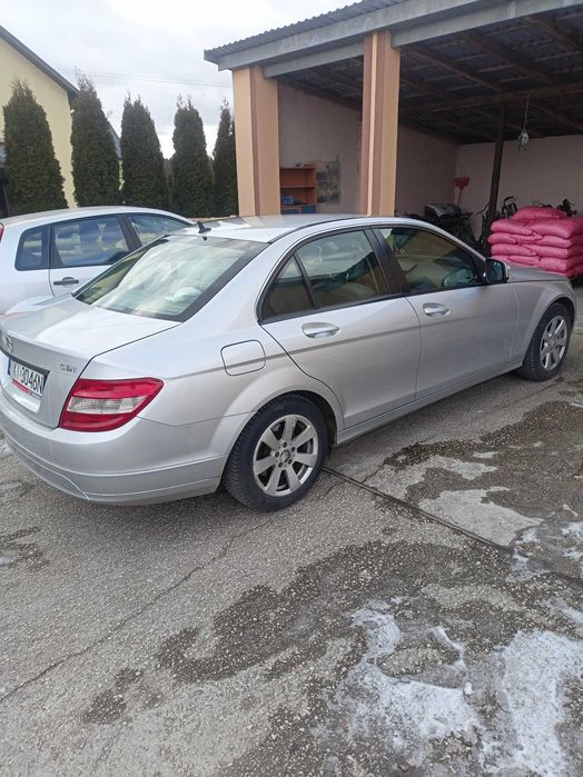 Mercedes-Benz C220