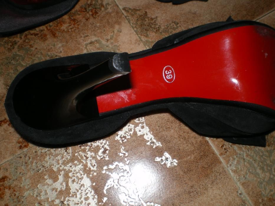 Szpilki czółenka sandały skórzane Nowe włoskie r.39