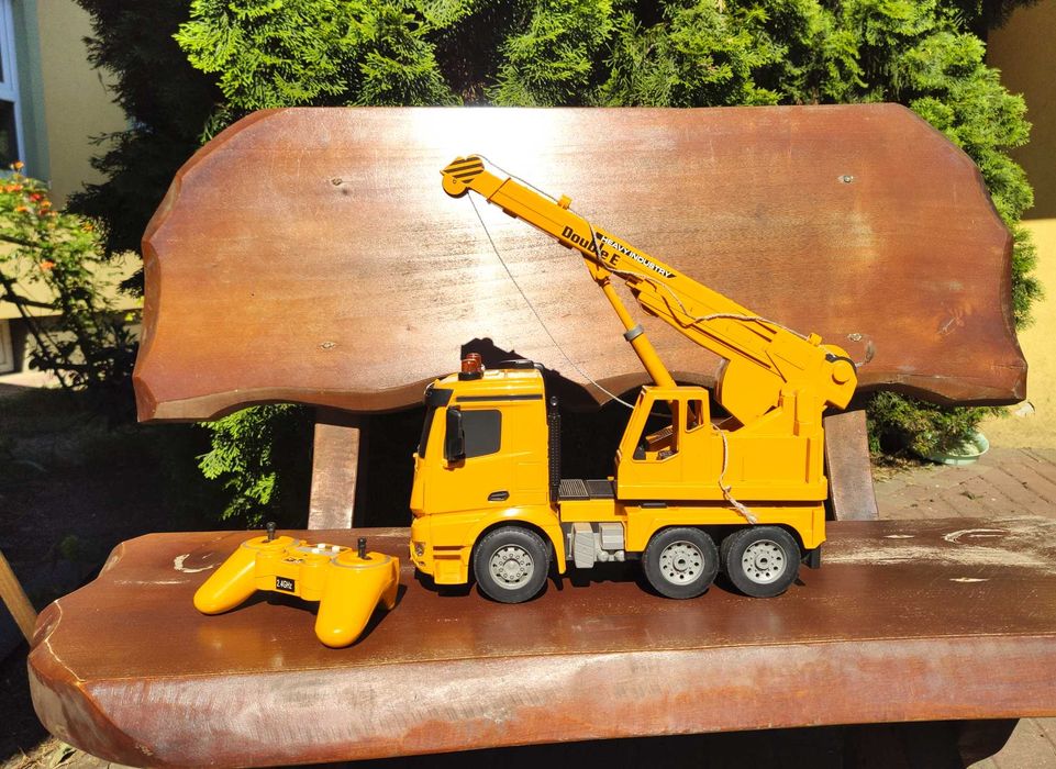 Double Eagle Zdalnie sterowany dźwig Mercedes-Benz Arocs E526-003 pojazd