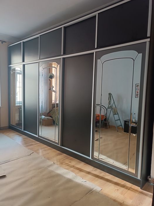 Meble na wymiar  Kuchnie/Szafy i inne