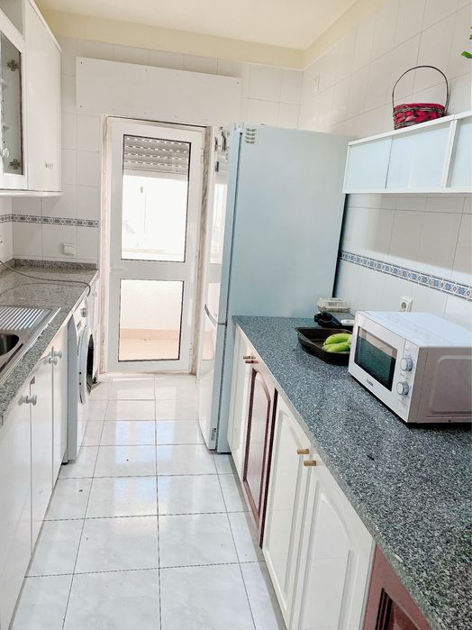 Quarto para arrendar em Trajouce