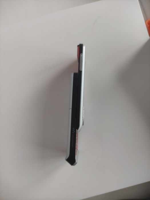 Sony Ericsson W580i – у відмінному стані!