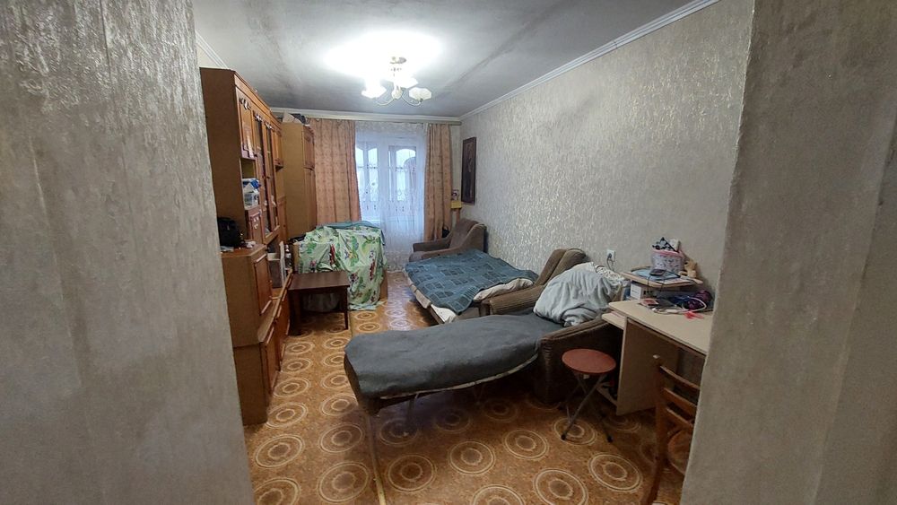 Продам 2-кімнатну квартиру. Вул.Стависька,33.