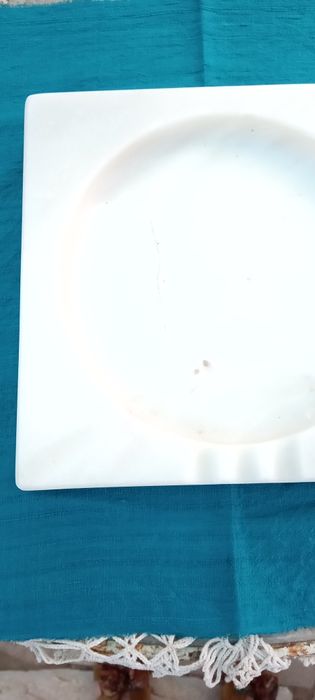 Cinzeiro em mármore branco polido