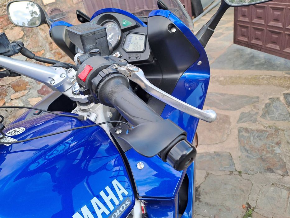Yamaha FJR1300 poucos kms