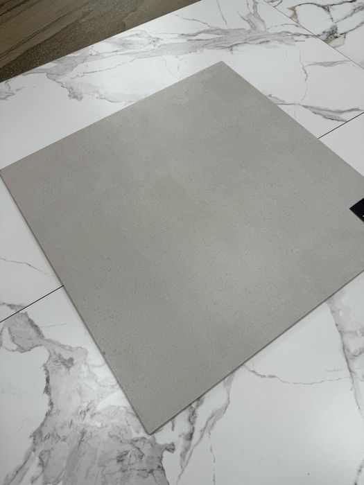 Світло сіра плитка на підлогу,стіни,терас,БЕЗ  ПОСЕРЕДНИКІВ склад