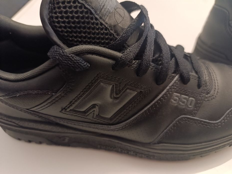 New Balance 550 w kolorze czarnym