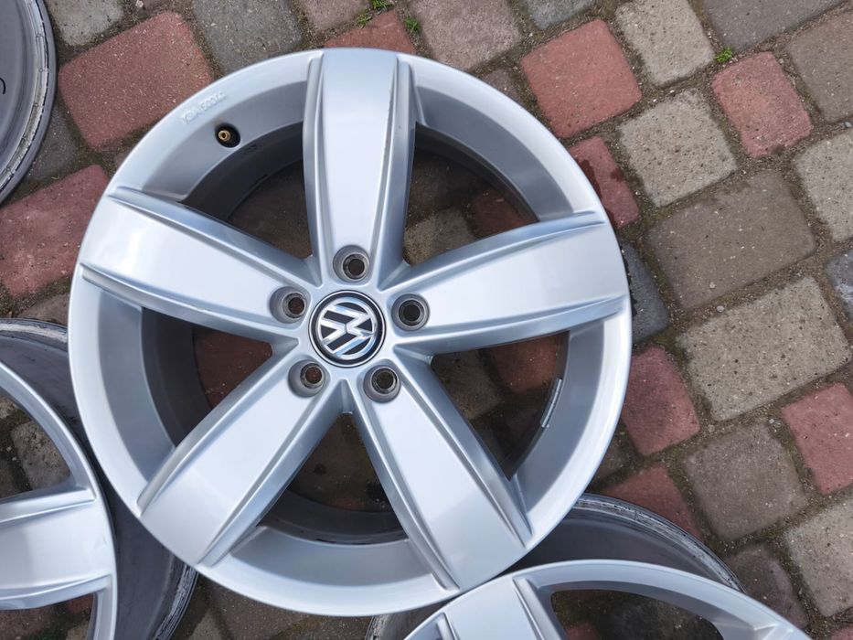 Felgi aluminiowe 17 Volkswagen Golf Passat Tiguan TOURAN Sharan Caddy 5x112