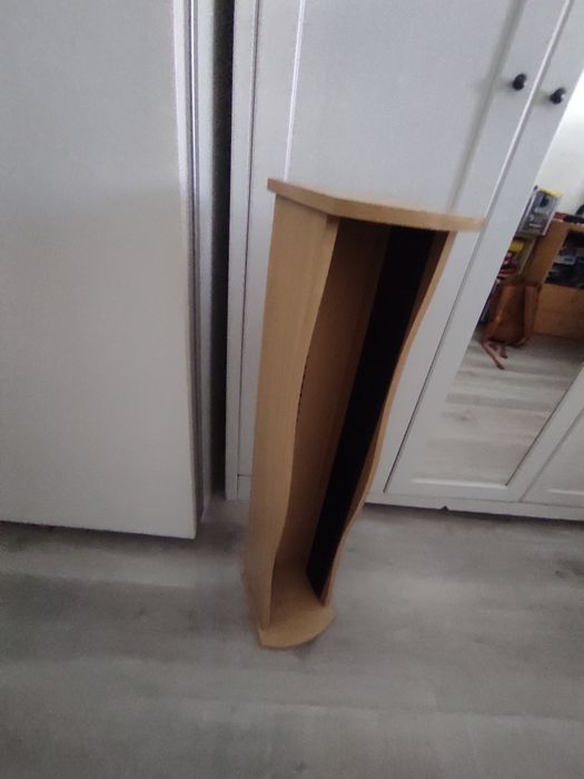 Duas estantes para CD com 80 cm