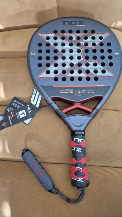 Raquete Padel Nox AT10 18K A. Tapia 2025 - Nova!!!