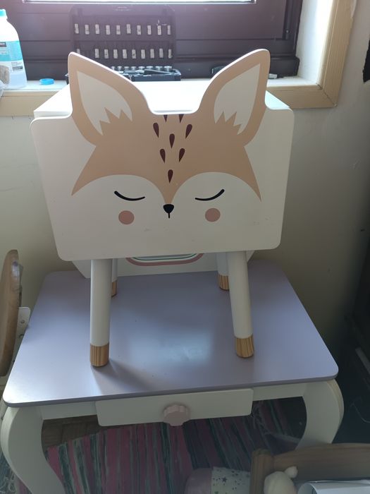 Mesa de cabeceira+ mesa de maquiagem