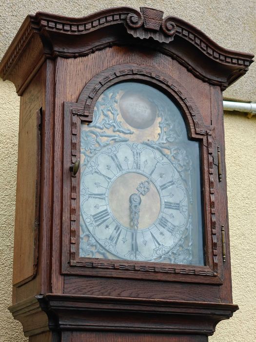 Duży stojący zegar