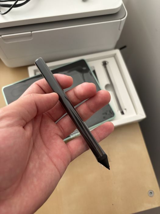 Mesa Digitalizadora WACOM Intuos CTL4100K S com bluetooth