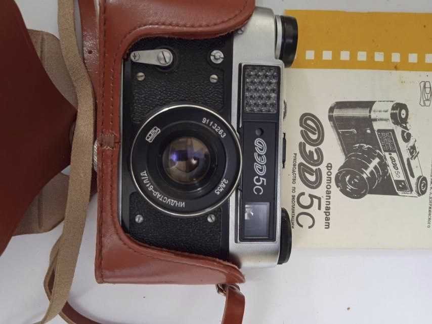 Продам 2 фотоаппарата марки "Киев-19" 2 штуки и 1 штука марки "Фет-5С"
