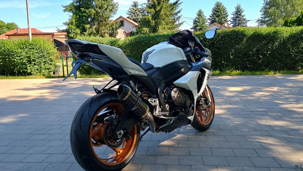Suzuki Gsx-R  1000 k9  biała 26 tys
