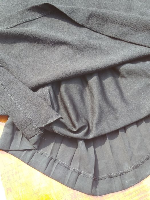Czarna sukienka mini z plisowany tyłem Zara M 38