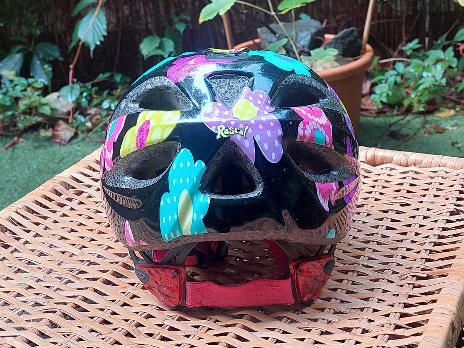 Kask rowerowy dziecięcy Giro Rascal 50-54 cm – motyw kwiatowy