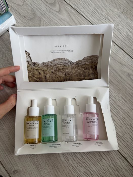zestaw kosmetyków SKIN1004 Madagascar Centella Ampoule Kit