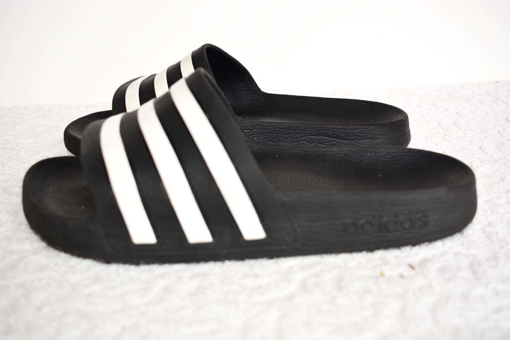 Adidas klapki basenowe czarne w paski rozmiar 37/22,5