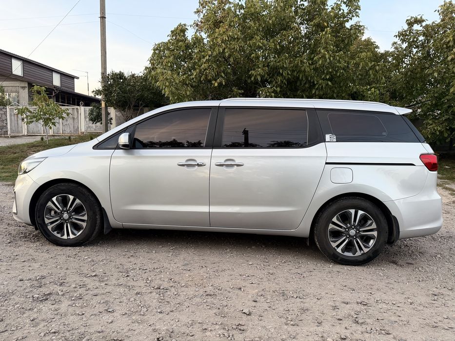 Продам Kia Carnival 2018 року