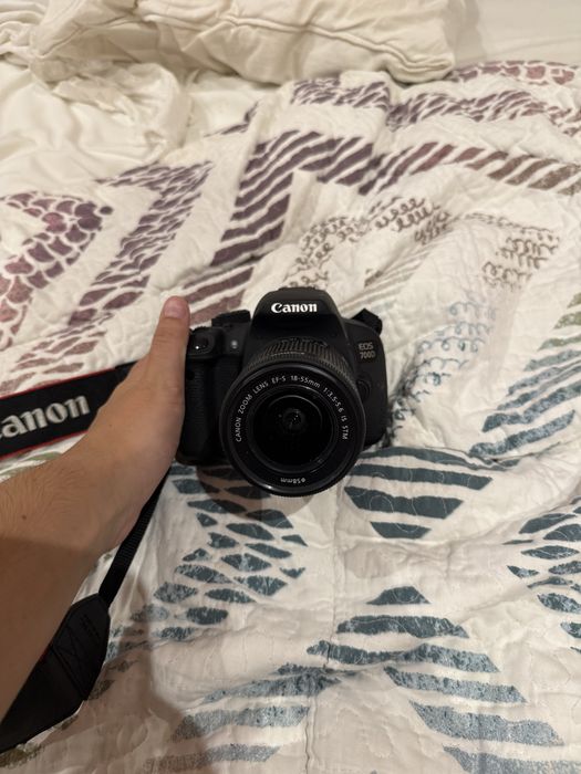 Canon EOS 700D + 18-55mm IS STM | 2 Baterias + Bolsa