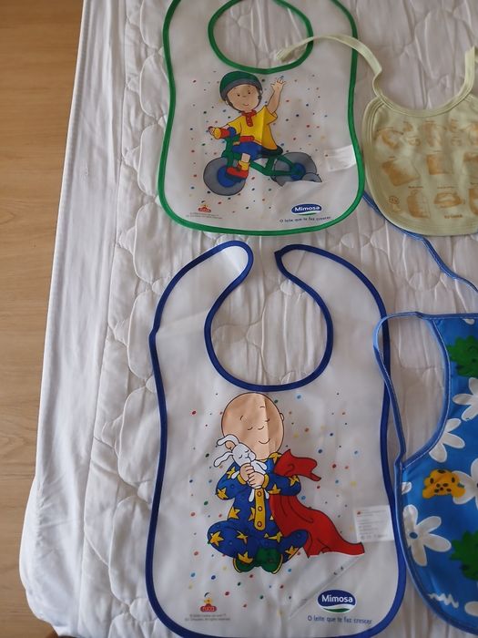 Babetes e saquinhos para bebé