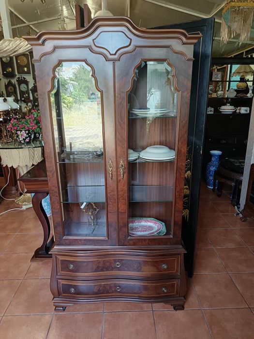 Móvel vitrine em excelente estado