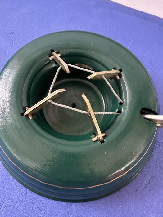 Підставка для під ялинки самозатискна вироблена в Німеччині