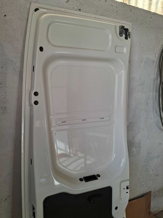 Двері задні праві  для IVECO DAILY  VІ        5801520002