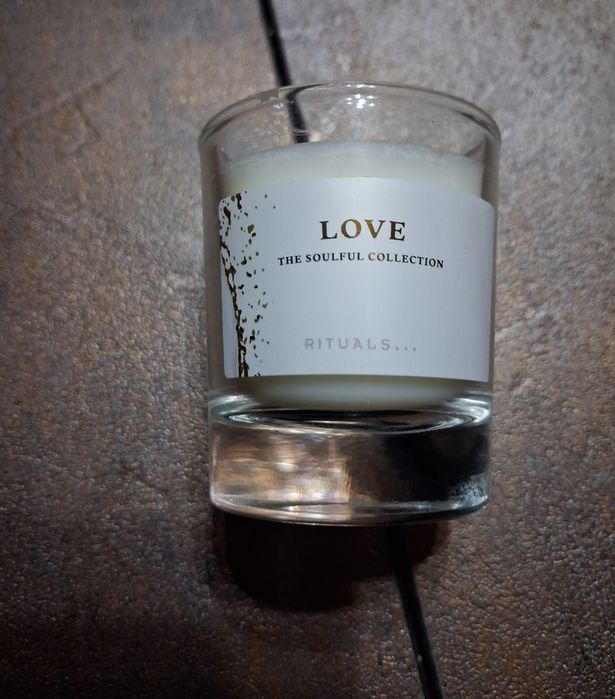 Mini  świeczki zapachowe Rituals.Walentynki